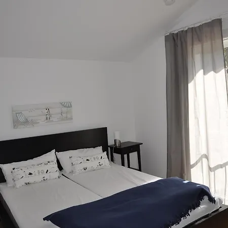 Tres Belle Avec Jardin Proche Plage - 241660 Lacanau